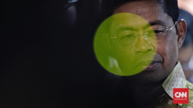 KPK tetapkan Mensos Idrus Marham sebagai tersangka suap proyek pembangunan Pembangkit Listrik Tenaga Uap (PLTU) Riau-1 dab turut nikmati uang Eni Saragih.