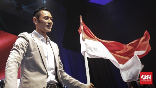 Demokrat memberikan dukungan pada Prabowo-Sandiaga Uno di detik-detik akhir. AHY turut mengantarkan Prabowo-Sandi mendaftar ke KPU.