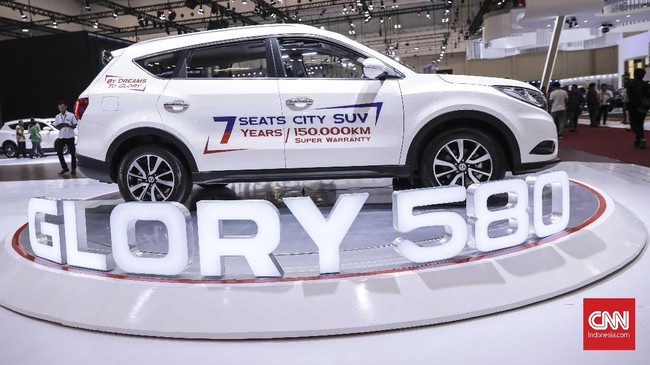Hasil penjualan Wuling Almaz selama dua bulan lebih tinggi ketimbang DFSK Glory 580 dalam 11 bulan.