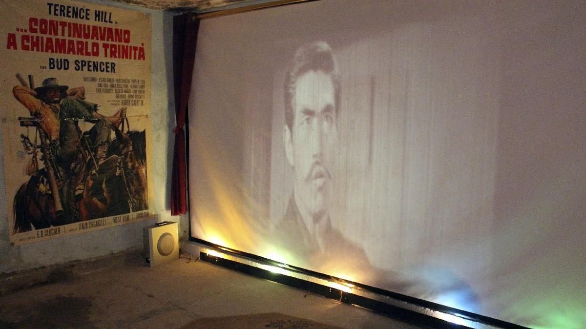 FOTO: Kenangan Film Lawas di Kota Tanpa Bioskop