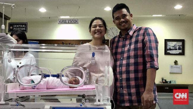 Putri Presiden Joko Widodo, Kahiyang Ayu, dikabarkan sedang hamil anak keduanya bersama Bobby Nasution.