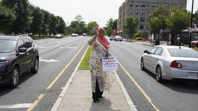 Seorang pengacara asal Massachusetts mencoba menjadi perempuan muslim pertama yang menjadi anggota Kongres di pemilu sela Amerika Serikat.