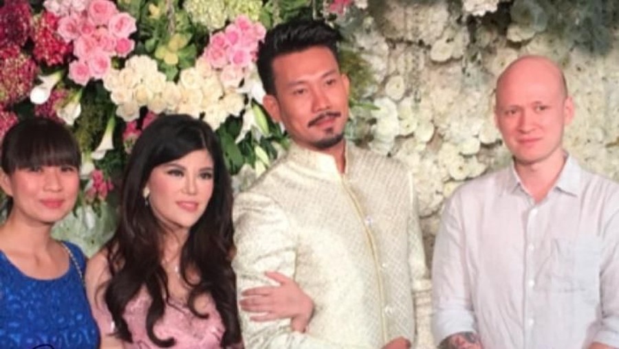acara lamaran Dita Soedarjo dan Denny Sumargo berlangsung tertutup