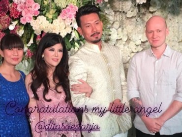 Batal Nikah, Dita Soedarjo Lelang Kebaya Saat Tunangan