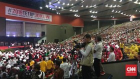 Spanduk #2019TetapJokowi Terbentang di Acara Relawan Sentul