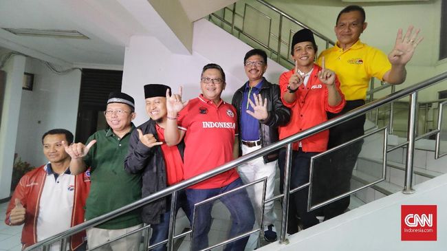 Sembilan partai politik pendukung Joko Widodo bersepakat menggunakan nama Koalisi Indonesia Kerja sebagai identitas resmi di Pilpres 2019.