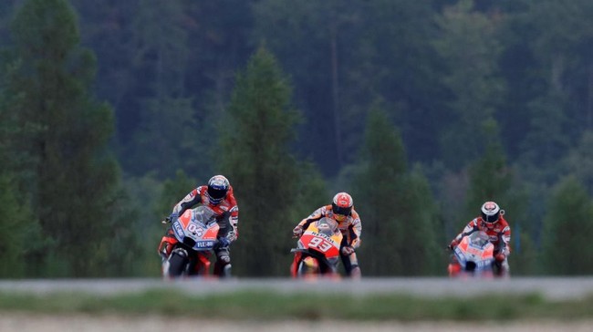 Kalahkan Dovizioso, Marquez Raih Pole Position MotoGP Austria Marc Marquez berhasil meraih pole position MotoGP Austria setelah mengungguli Andrea Dovizioso dan Jorge Lorenzo.