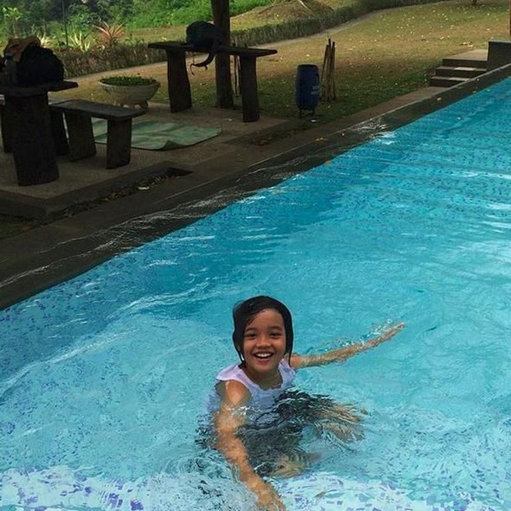 <p>Berenang bisa dijadikan kegiatan untuk menikmati weekend berfaedah. Selain olahraga, bikin badan jadi segar ya, Bim? (Foto: Instagram @bima.azriel)<br /><br /></p>