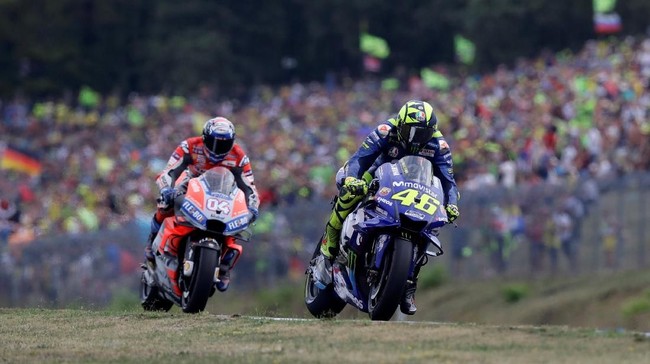 Valentino Rossi mengakui adanya keberuntungan di balik keberhasilannya ada di posisi kedua klasemen sementara MotoGP 2018.