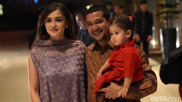 Yasmine Wildblood mengaku hamil anak kedua, padahal dia baru lepas ASI. Wah gimana ceritanya ya?