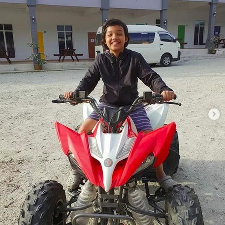 <p>Bisa juga melakukan aktivitas yang menantang adrenalin seperti mengendarai KTV. Kegiatan seperti ini, katanya fun time-nya Bima lho. (foto: Instagram @bima.azriel)<br /><br /></p>