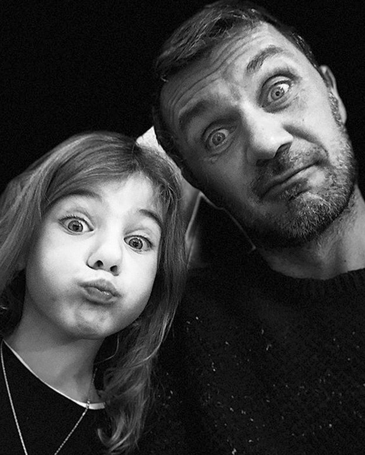 Kebapakan Banget! Saat Paolo Maldini Main Bareng Anak-anak
