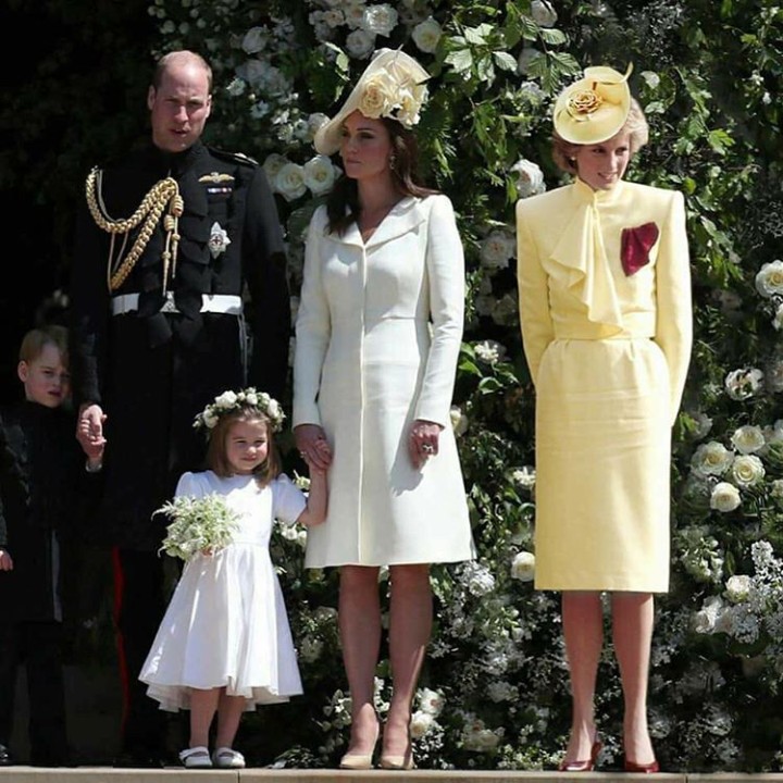 <p>Foto editan lainnya nih, Bun, Putri Diana seolah-olah berdiri bersebelahan dengan Kate Middleton. Ini adalah momen pernikahan Pangeran Harry-Meghan Markle beberapa waktu lalu. (Foto: Instagram @dianaprincesadegales)</p>