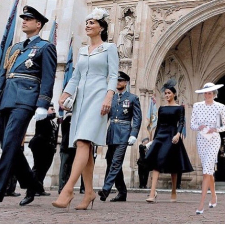 <p>Dalam foto ini, Putri Diana terlihat akrab dengan Meghan Markle, istri putra bungsunya, Pangeran Harry. (Foto: Instagram @dianaprincesadegales)</p>