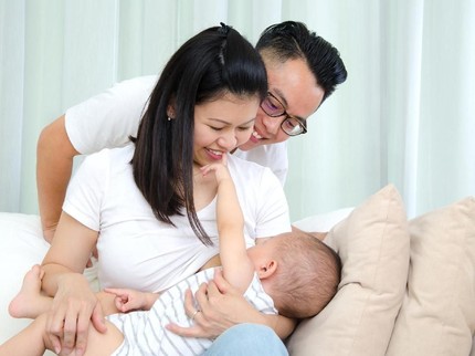 Dukungan Suami untuk Istri Menyusui Bisa Jadi ASI Booster Alami