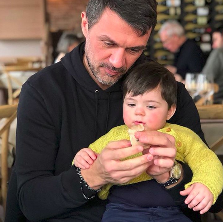 <p>Mungkin begini jadinya jika Maldini punya momongan lagi. Masih cocok nggak, Bun? Hi-hi-hi.(Foto: Instagram/ @paolomaldini)</p>