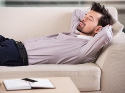 7 Kebiasaan Sepele Bisa Bikin Umur Pendek, Termasuk Banyak Tidur