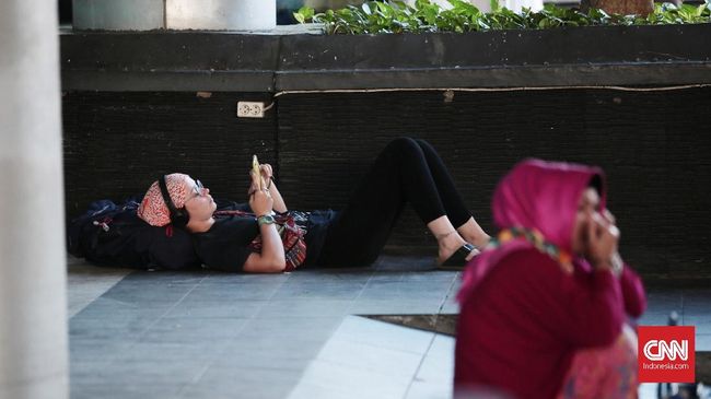 Jumlah wisatawan mancanegara ke Indonesia turun 1,93 persen dibandingkan bulan sebelumnya sebesar 1,54 juta kunjungan.