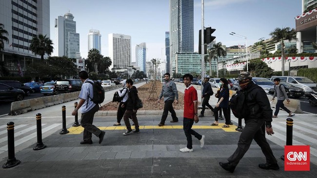 IMF memangkas proyeksi pertumbuhan ekonomi Indonesia dari 5,3 persen menjadi 5,1 persen pada tahun ini.