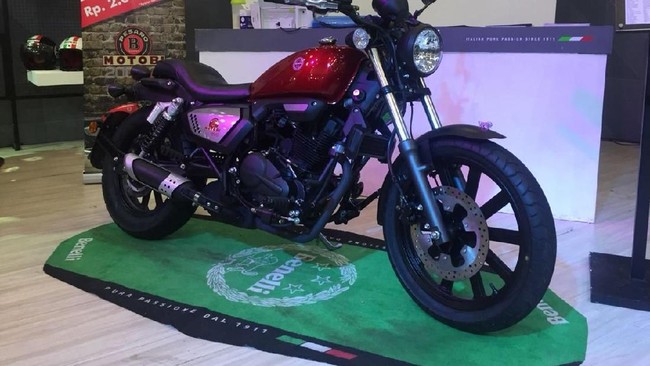 Benelli rilis motor retro untuk bersaing dengan Honda Rebel 500, Triumph bonnevile dan Moto Guzzi v7 cafe racer.