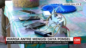 Pasca Gempa, Warga Antre Charge HP