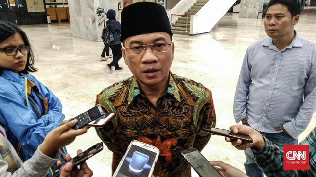 Ketua Komisi VIII DPR mengatakan akan memanggil menag Kamis pekan depan untuk menjelaskan soal wacana kajian pelarangan cadar dan celana cingkrang.