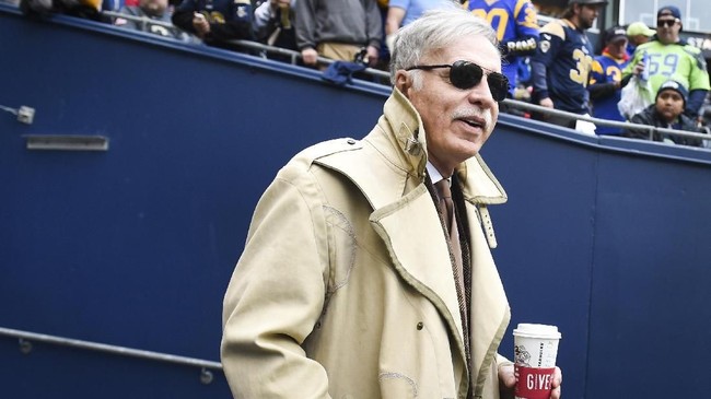 Stan Kroenke bertekad menguasai 100 persen saham Arsenal setelah pemilik saham lainnya, Alisher Usmanov, bersedia menjual sahamnya.