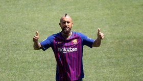 Arturo Vidal Diklaim Tidak Bahagia di Barcelona