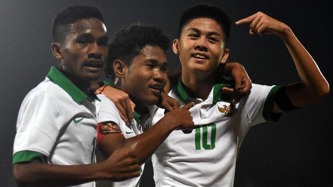 Pelatih Timnas Indonesia U-19 Indra Sjafri belum memiliki keinginan merekrut pemain Timnas Indonesia U-16 ke skuatnya.