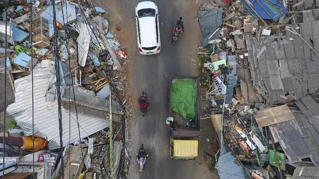 Pemprov DKI Jakarta berencana membantu renovasi bangunan sekolah yang terkena dampak gempa bumi di wilayah Lombok, Nusa Tenggara Barat (NTB).
