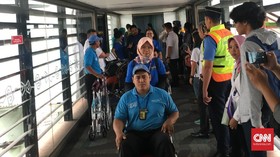 Hiruk Pikuk Persiapan Sambut Atlet Berkursi Roda di Bandara