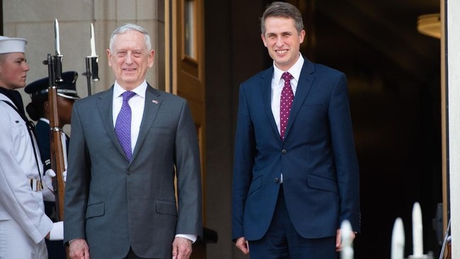 Menteri Pertahanan Inggris Gavin Williamson membela kesepakatan nuklir dengan Iran saat berbicara di Dewan Atlantik, Washington DC, Amerika Serikat.
