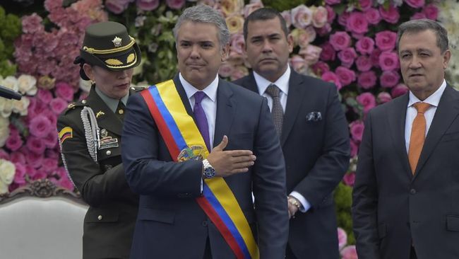 Pemerintah Kolombia Janji Temui Pedemo Akhiri Protes Panjang Pemerintah Kolombia mengatakan tengah mempersiapkan pertemuan dengan pemimpin demonstran anti-pemerintah.
