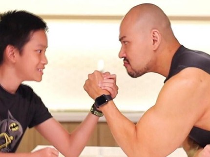 So Sweet! Anak Deddy Corbuzier Beri Kejutan Saat Pengasuh Ultah