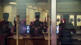 FOTO: Kala Siswa Korea Utara Belajar Revolusi