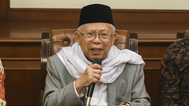 Ma'ruf Amin pernah menerbitkan fatwa Ahmadiyah sesat dan menyesatkan karena perbedaan teologi.
