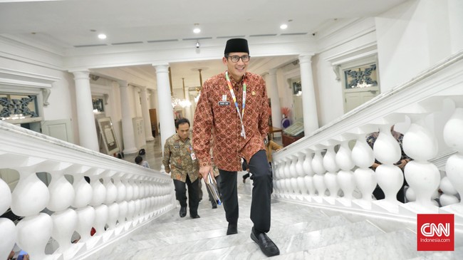 Kursi wakil Gubernur DKI kosong sejak Agustus 2018 sejak ditinggal Sandiaga. Dua partai yang berhak mengisinya, PKS dan Gerindra belum sepakat soal nama.