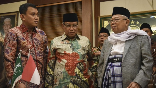 Menanggapi klaim sejumlah ulama GNPF yang mendukung Prabowo, Sekjen PKB menyebut banyak ulama NU bergabung di barisan pendukung Jokowi pada pilpres 2019.