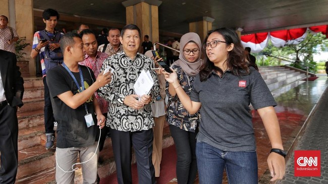 Dukungan moril untuk Ahmad Dhani terus berdatangan. Usai Prabowo terjun ke Surabaya, Hashim Djojohadikusumo dan Gus Nur pun turut menjenguk ke Rutan Medaeng.