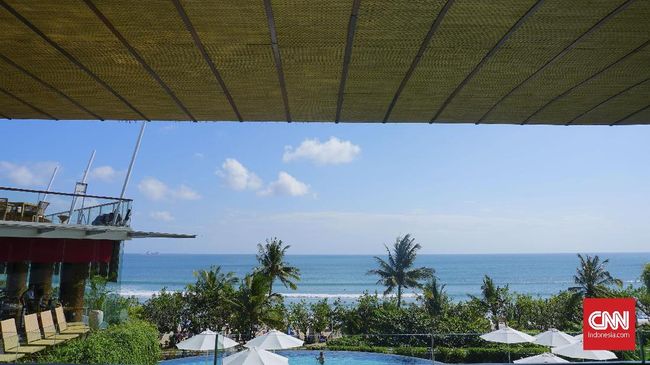 Kuta masih mempertahankan pamornya sebagai destinasi wisata yang serba ada di Bali.