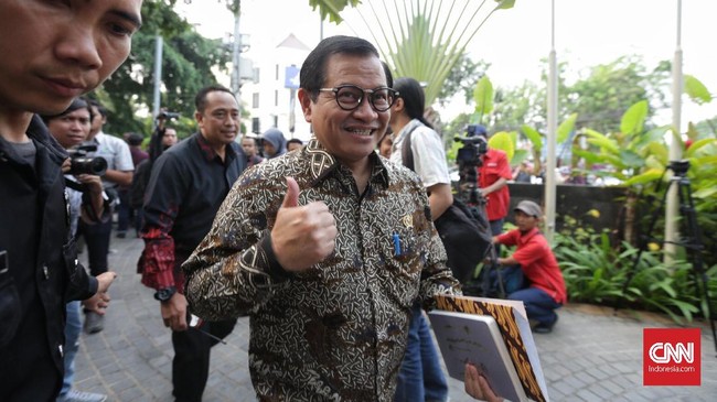 Politikus PDIP Pramono Anung mengaku meminta izin secara unik kepada Jokowi sebelum mendaftar sebagai calon gubernur di Pilkada Jakarta 2024.