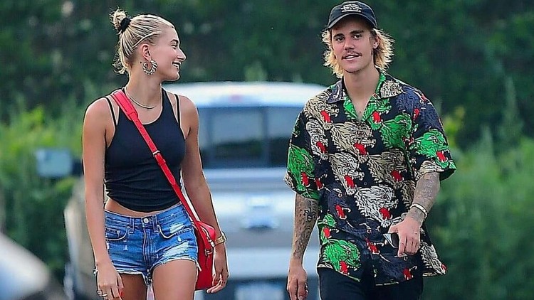 Mengalami depresi berat, Justin Bieber kini sedang menjalani terapi mental. Sang istri, Hailey Baldwin mendukung secara penuh untuk Bieber. Sweet!
