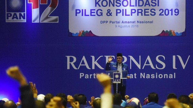 PAN membebaskan pengurus partai di daerah mendukung Jokowi-Ma'ruf karena lebih memprioritaskan pemilihan legislatif daripada Pilpres 2019.