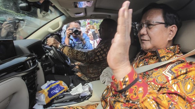 Ketua Umum Partai Gerindra Prabowo Subianto menyebut pencalonan Sandiaga Uno sebagai cawapresnya masih harus melalui banyak pembicaraan.