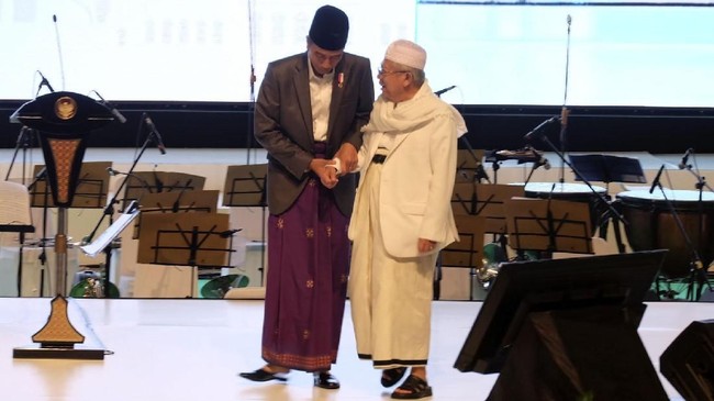 Tokoh Islam liberal Ulil Abshar Abdalla mengungkapkan pilihan Joko Widodo mengandeng Ma'ruf Amin karena mempelajari hasil dari Pilkada Gubernur Jawa Tengah.