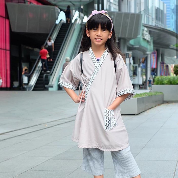 <p>Ulla mulai tertarik bikin baju sendiri sejak usia 5 tahun lho, Bun. Keren ya. (Foto: Instagram @talullahmalaika)</p>