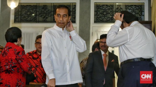Menurut Gerindra, batalnya Mahfud MD sebagai cawapres Jokowi mencerminkan bahwa mantan Wali Kota Solo itu mendapat tekanan politik dari partai koalisi.