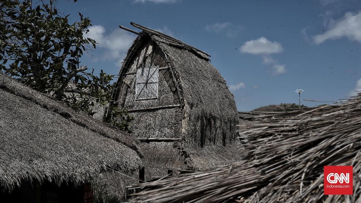 FOTO: Keperkasaan Rumah Adat Sasak