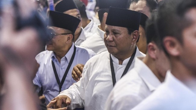 Prabowo Subianto menyebut KPU harus bisa menyelenggarakan Pemilu yang jujur, adil, dan bersih. Di pundak KPU nasib masa depan bangsa berada.