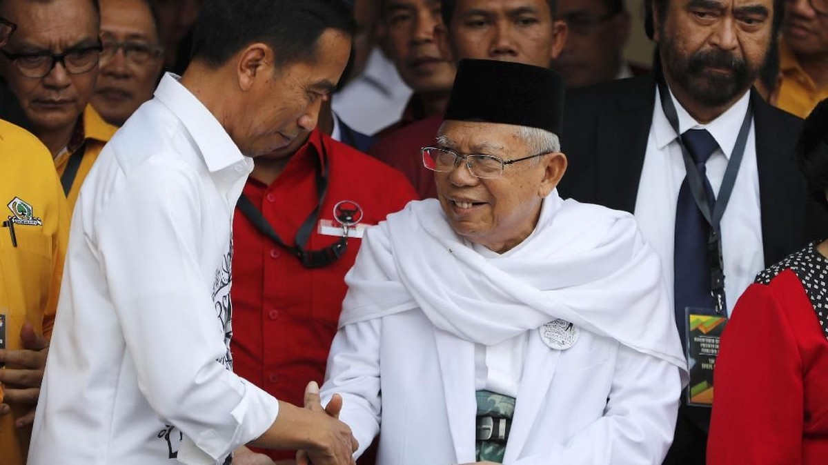 FOTO : Langkah Jokowi-Ma'ruf dari Gedung Joang ke Kantor KPU